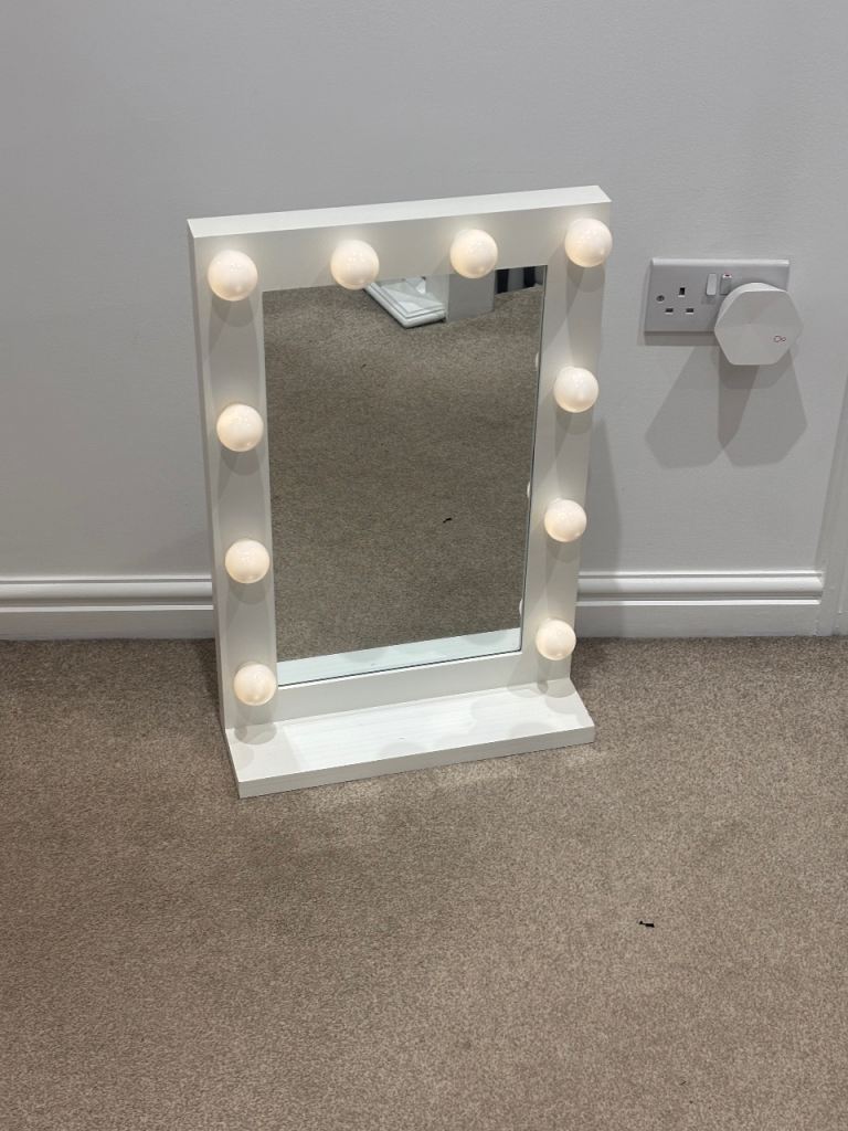 Girls make up mirror