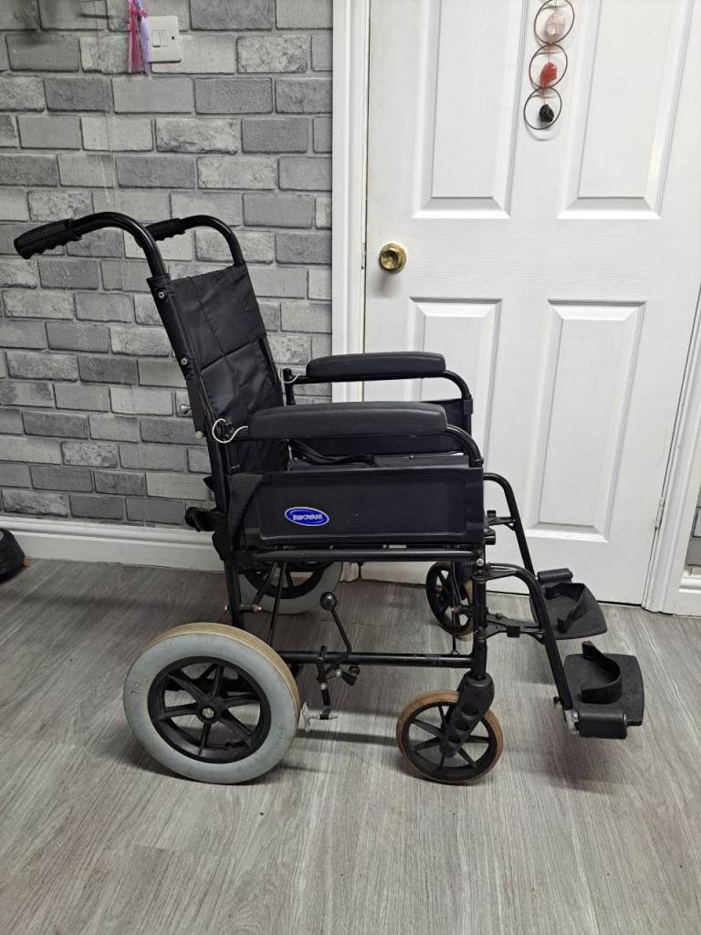 Folding wheelchair 