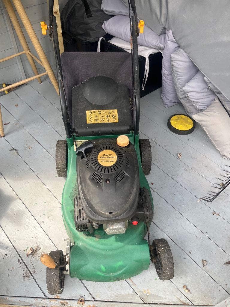 Petrol mower 