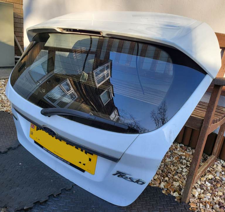 FORD FIESTA MK7 TAILGATE BOOT FROZEN WHITE 