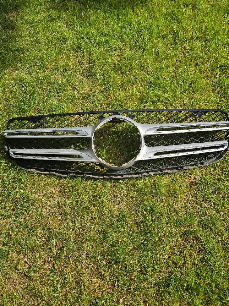 Mercedes GLC Front Grill (2016-2019 X253)