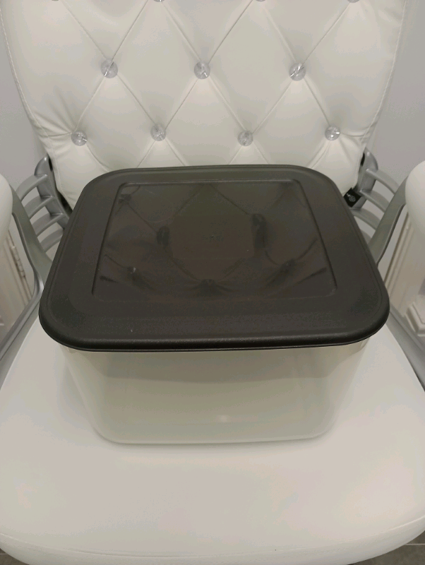 LIDDED CONTAINER BOX 