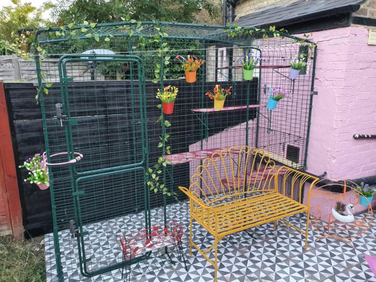 Omlet Catio to be collected from near odeon in Holloway rod 