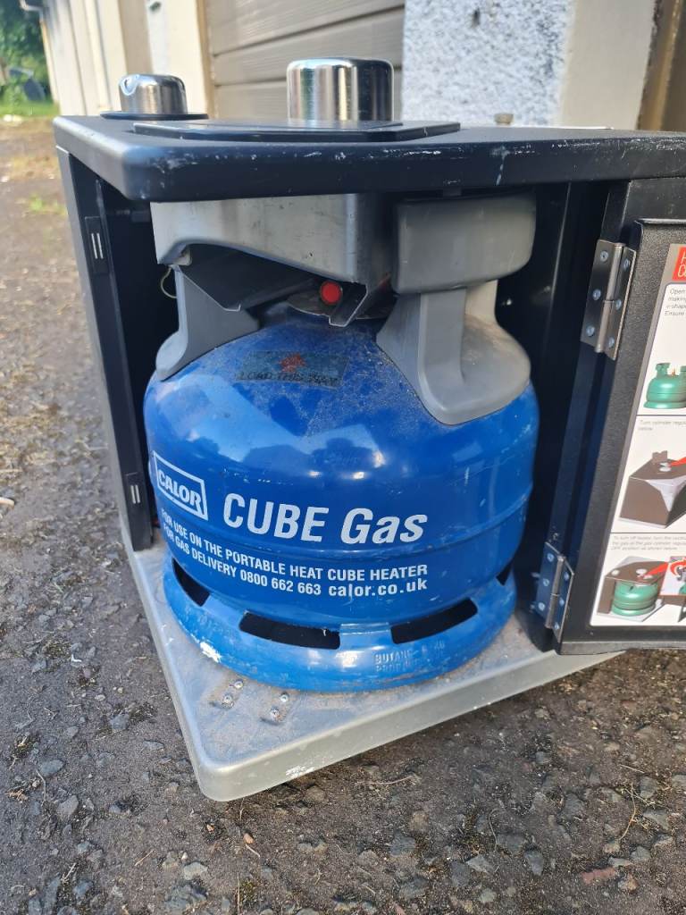 Cube calor gas heater with empty gas bottle 