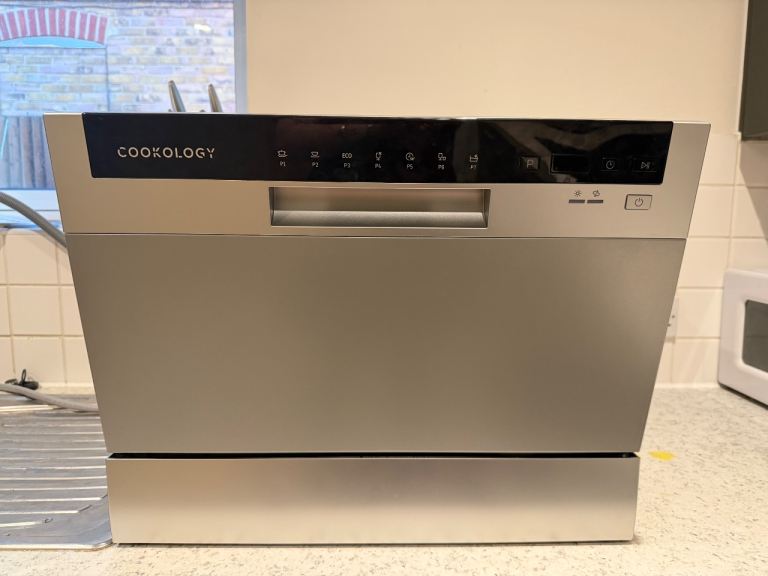Dishwasher wish all accessories