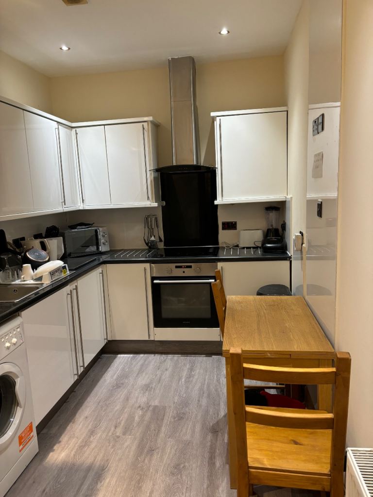 Stunning Room To Let ,All Bills Included, (Tollcross\Home Street Area)