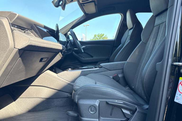 2024 Audi Q6 e-tron 100kWh S line SUV 5dr Electric Auto quattro (388 ps) ESTATE Electric Automatic