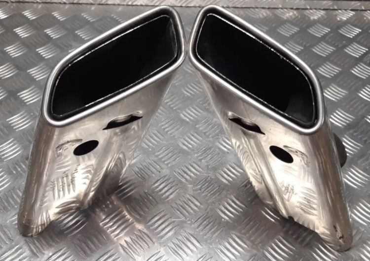 Genuine OEM Mercedes CLS W219 CLS 320 CLS 350 Exhaust Tips Tail Pipes