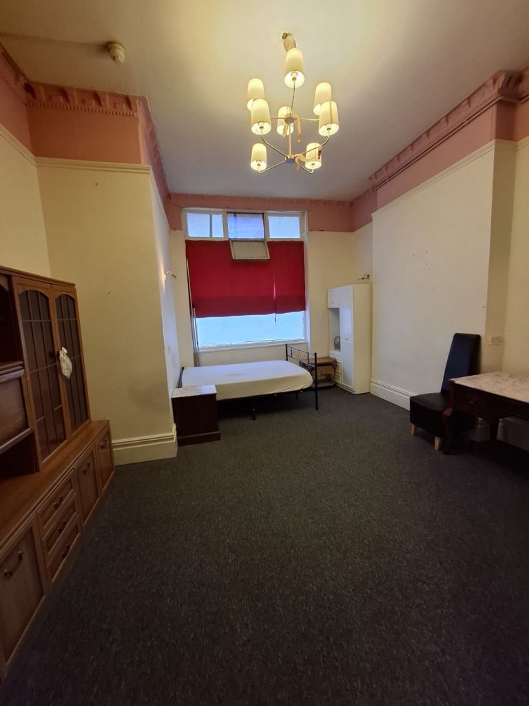 Large studio flat in avonmouth 