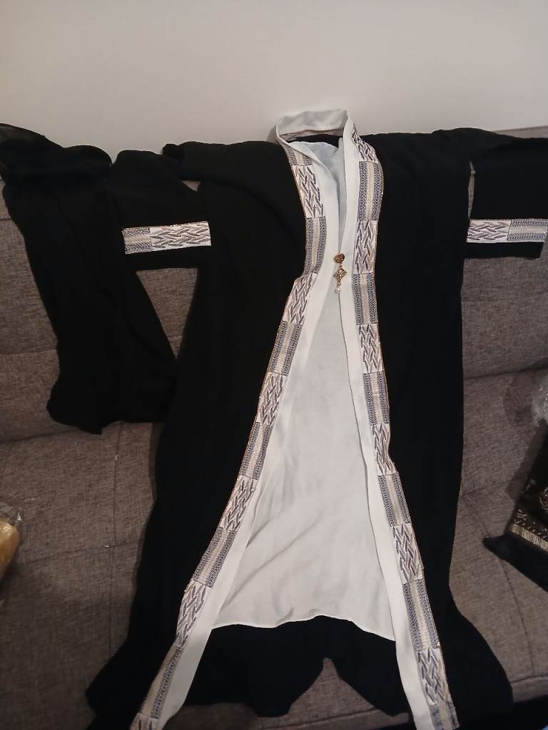 New long shirt or top with small staller/dupata embellished got it from saudia