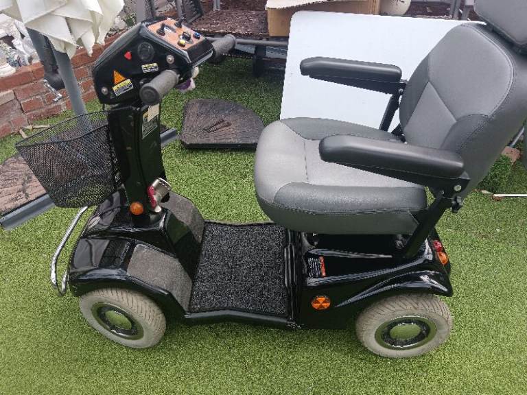 Mobility Scooter with Basket – Good Condition