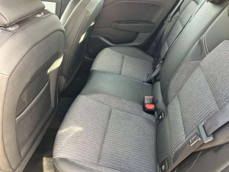 2022 Renault Clio 1.6 E-TECH Hybrid 140 SE Edition 5dr Auto Hatchback PETROL/ELECTRIC Automatic