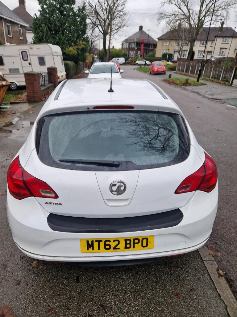 2012 Vauxhall Astra 1.6i 16V Active 5dr HATCHBACK Petrol Manual