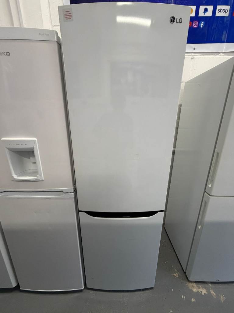 LG 326L Freestanding Fridge Freezer - Free Delivery - Warranty Included - Cash on Delivery