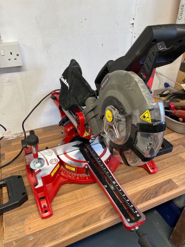 Cross cut sliding and tilting mitre saw 210mm blade 240v