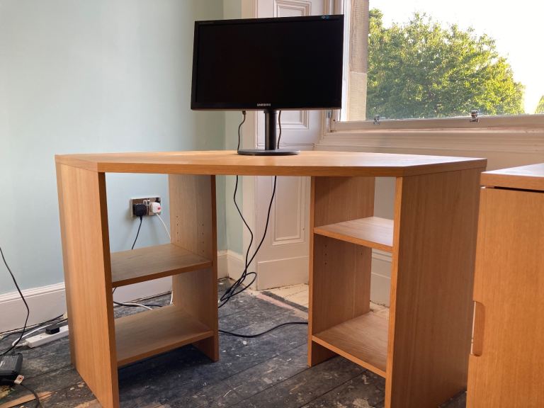 Corner desk with 2 matching cabinets 