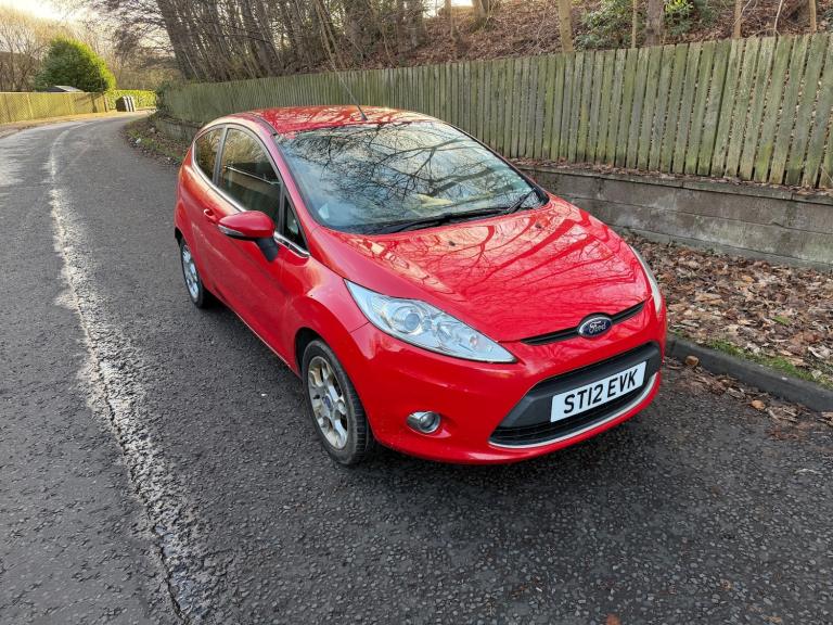 FORD FIESTA ZETEC 1.4L (2012) full mot family car clean
