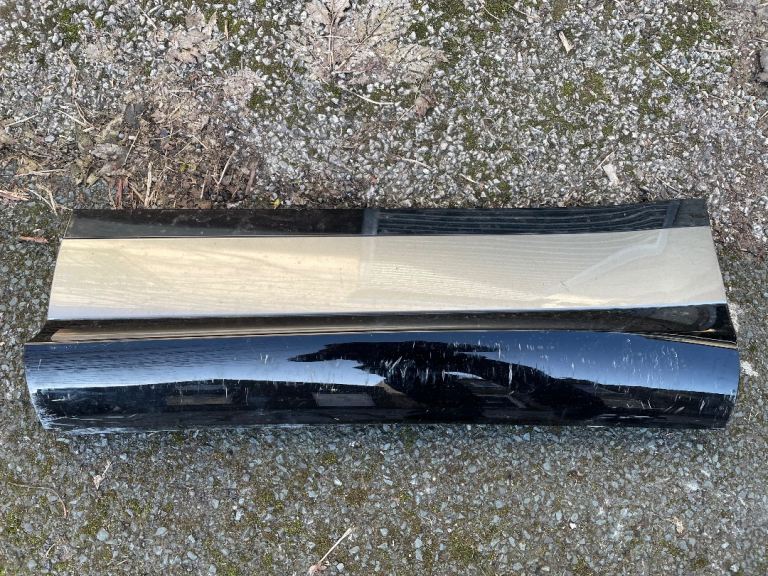 RANGE ROVER EVOQUE L551 REAR LOWER LEFT SIDE DOOR MOULDING TRIM (2019-2024)