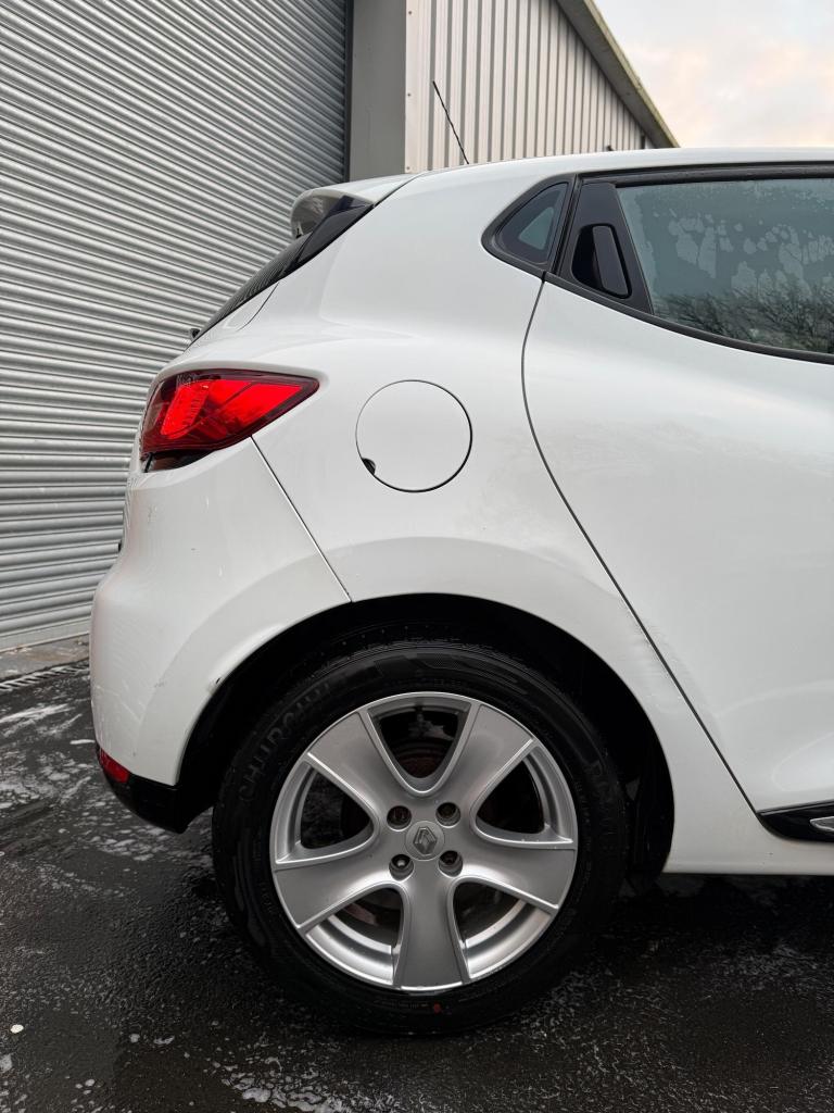 2015 Renault Clio 1.5 dCi 90 Dynamique Nav 5dr HATCHBACK DIESEL Manual