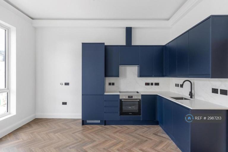 1 bedroom flat in Church Road, London, W3 (1 bed) (#2987213)