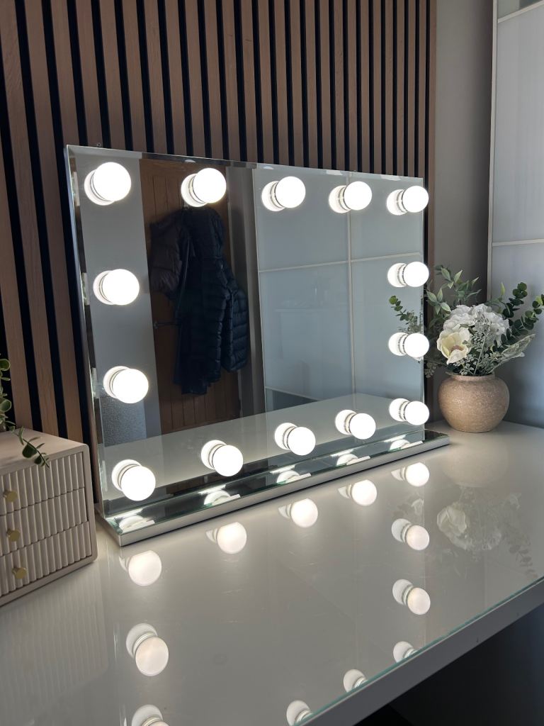 Hollywood bulb lit mirror 