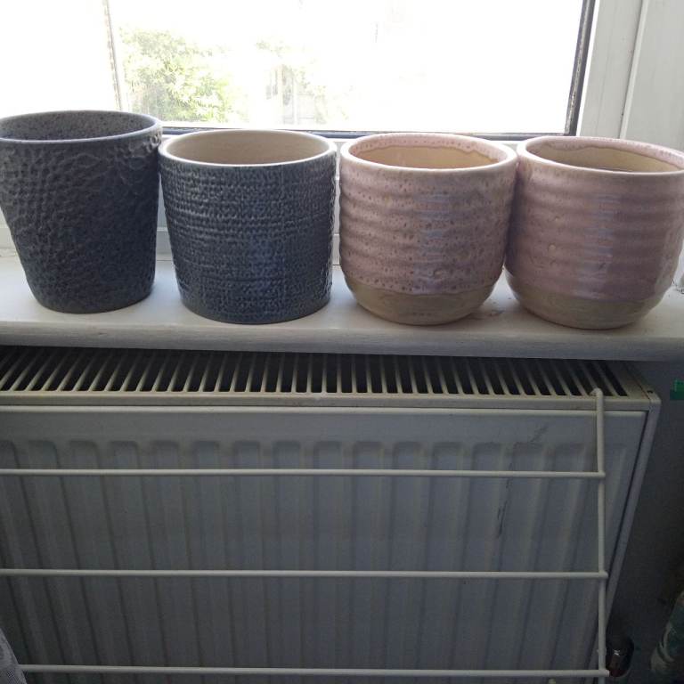  Ceramic plant pots