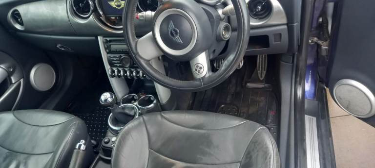 Mini, CONVERTIBLE, Convertible, 2005, Manual, 1598 (cc), 2 doors