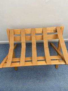 Oak luggage stand with woven straps – Good Condition
