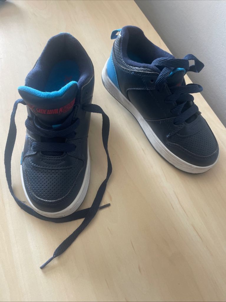 Children’s Heelys  sidewalk sport  Size 13.  