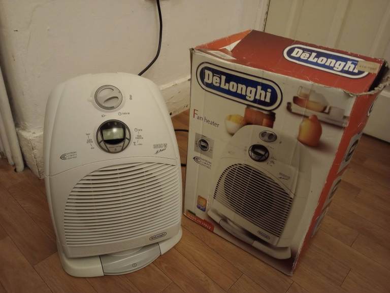 DeLonghi Oscillating Portable Fan Heater 3000W in very good condition