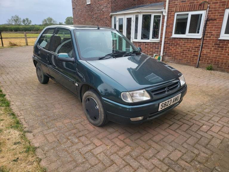Citroen, SAXO, Expose Edition Hatchback, 1998, Manual, 1124 (cc), 3 doors  Sunroof 
