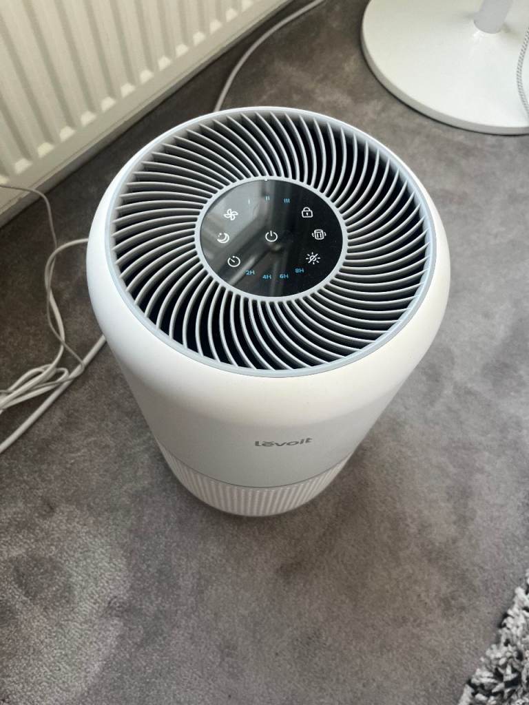 Levoit Air Purifier – White, great condition