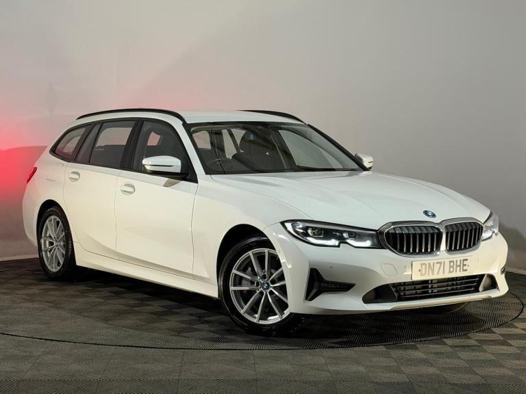 WHITE 2021 71 BMW 330E SE PRO 2.0 PETROL HYBRID AUTOMATIC ESTATE 1 OWNER 181 BHP