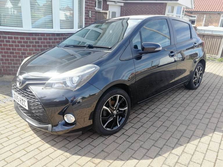 2015 Toyota Yaris Sport 1.33 6 speed 