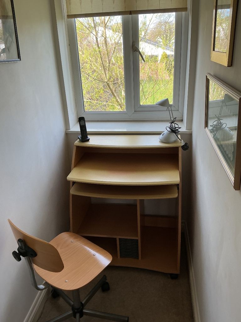 Office/student computer desk