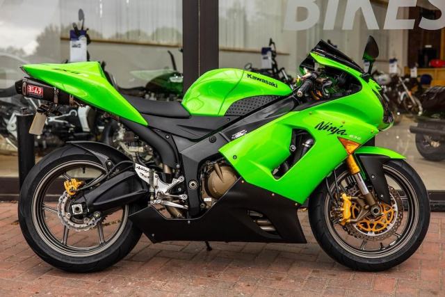 Yoshi Kawasaki ZX-6R SUPER LOW MILES ! YOSHI ! STUNNING | in York, North