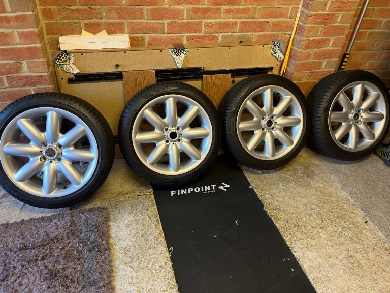 Mini Cooper S 17” alloy wheels 