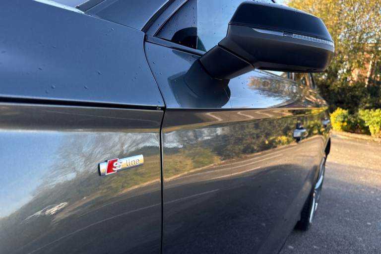 2022 Audi Q5 Edition 1 40 TDI quattro 204 PS S tronic SUV DIESEL Automatic