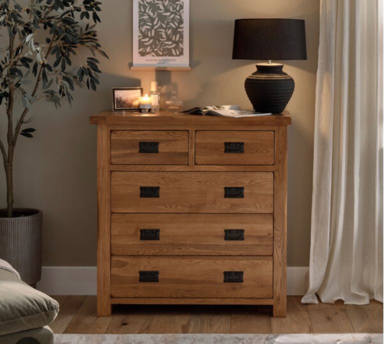 Oak Furniture land rustic large chest of 2 over 3 drawers immaculate DELIVERY POSSIBLE 
