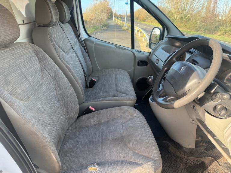 2012 Renault Trafic (12) 2.0 DCI 115 BHP SL29 SWB EURO 5 NO VAT! LONG MOT PANEL VAN Diesel Manual