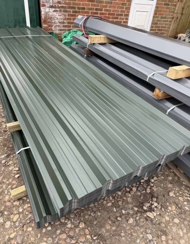 Brand new juniper green box profiled steel roofing sheets corrugated sheeting 