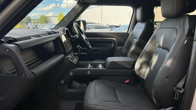 2026 Land Rover Defender 3.0 D350 X-Dynamic HSE 90 SAVING 3 500 GBP WHEN FU