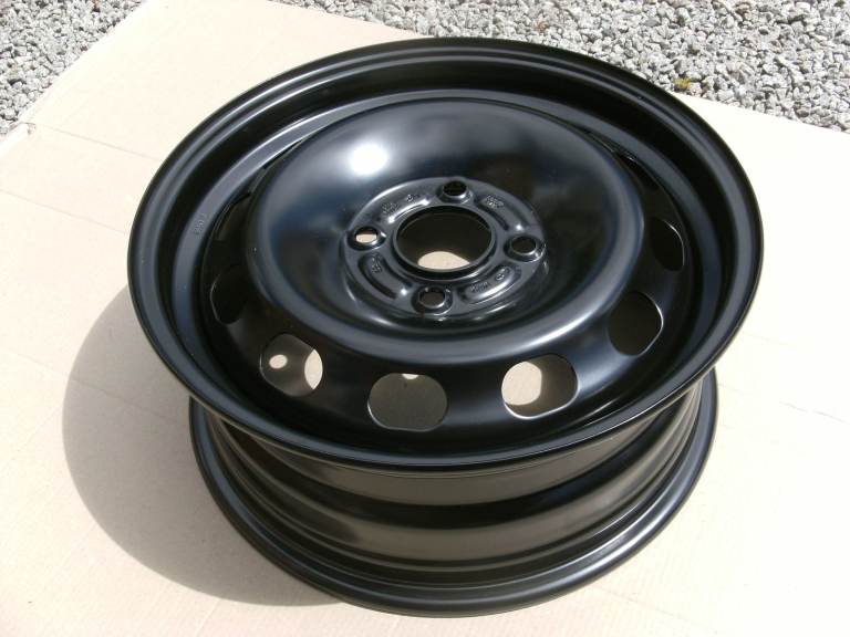 New Ford Fiesta 15 inch steel wheel, brand new, please read description.