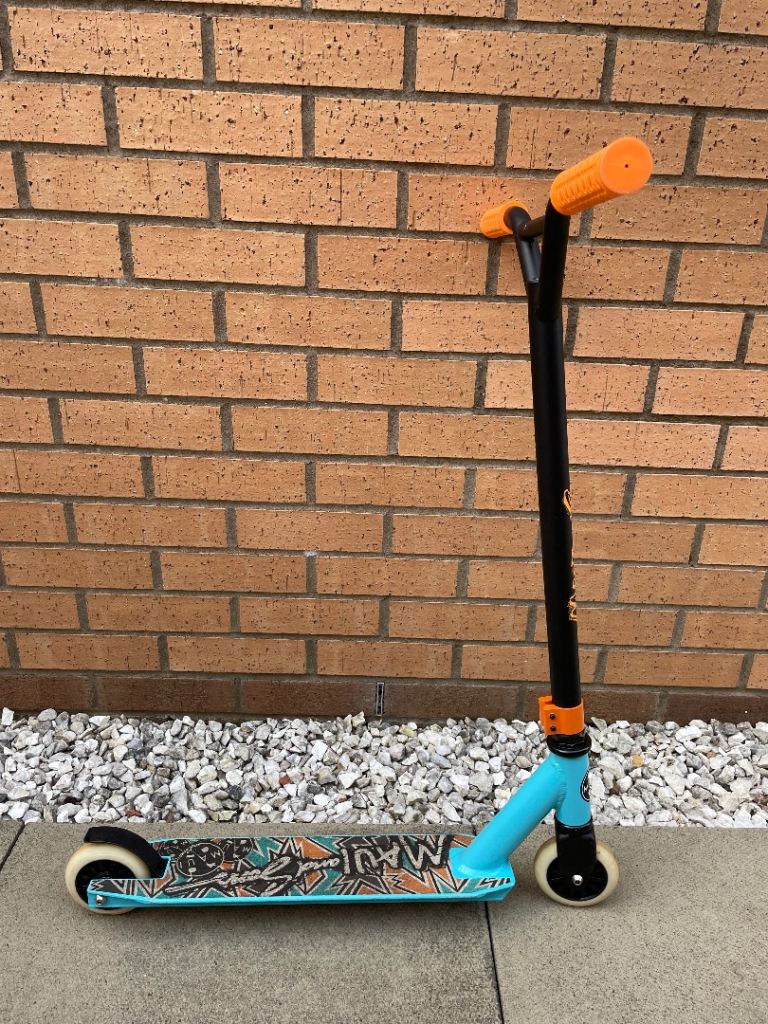 Maui and Sons Stunt Scooter