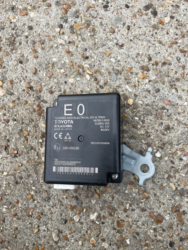 TOYOTA C-HR ECU KEYLESS RECEIVER MODULE CONTROL UNIT 2016 - 21 897B0F4010
