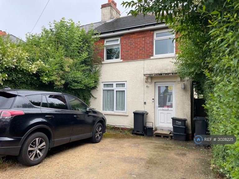 3 bedroom house in Hawthorn Avenue, Swindon, SN2 (3 bed) (#3028225)