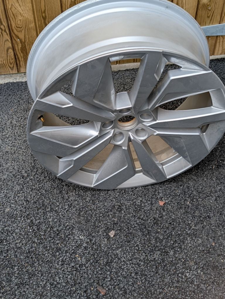 Four Skoda Elroq Vega 20" Alloy Wheel Hubs