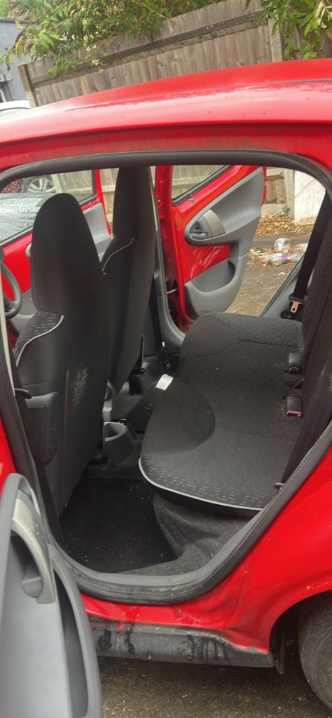 Peugeot, 107, Hatchback, 2010, Manual, 998 (cc), 5 doors