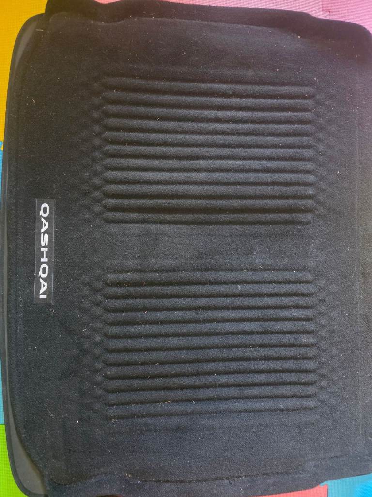 Genuine Nissan Qashqai reversible boot liner ( 71 plate or equivalent model)