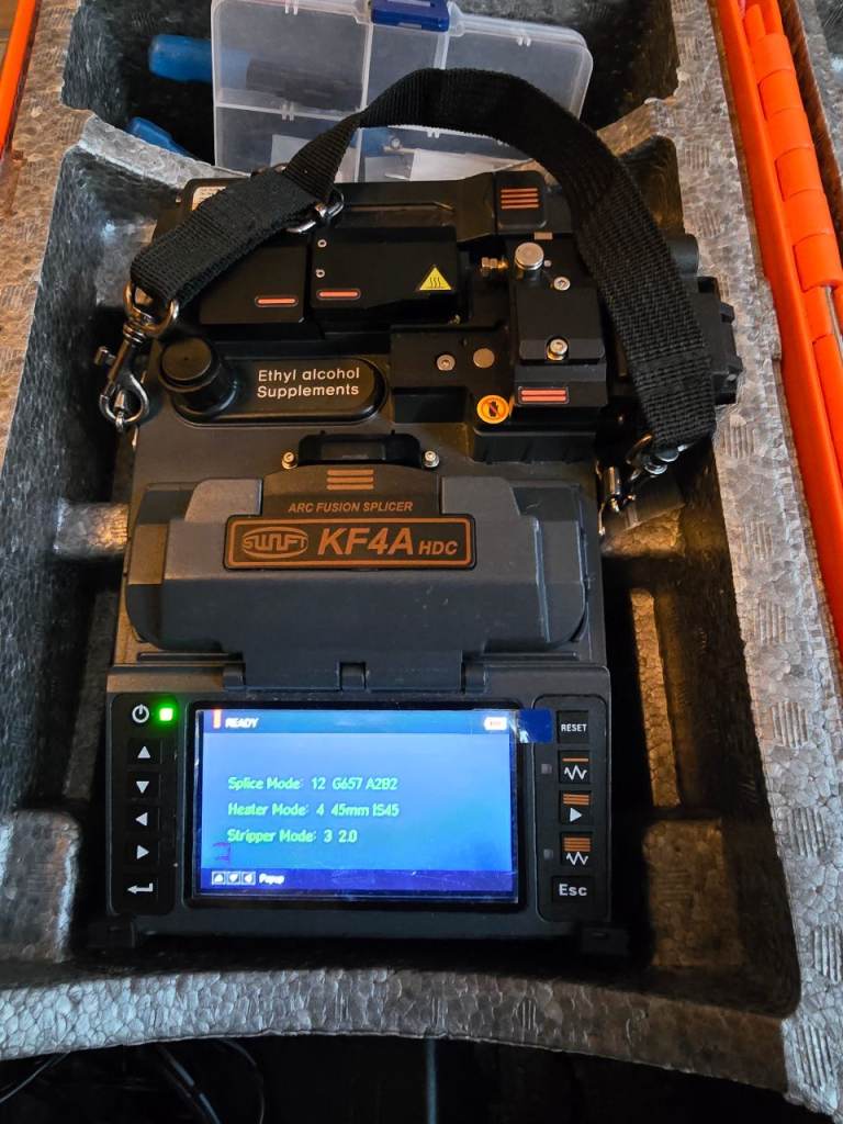 Fusion splicer 